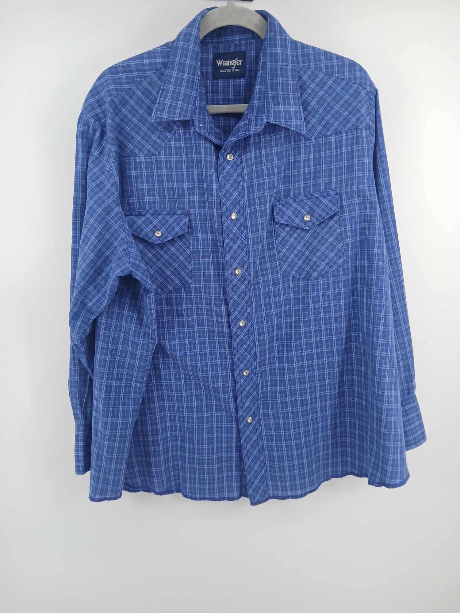 Vintage wrangler pearl snap button down