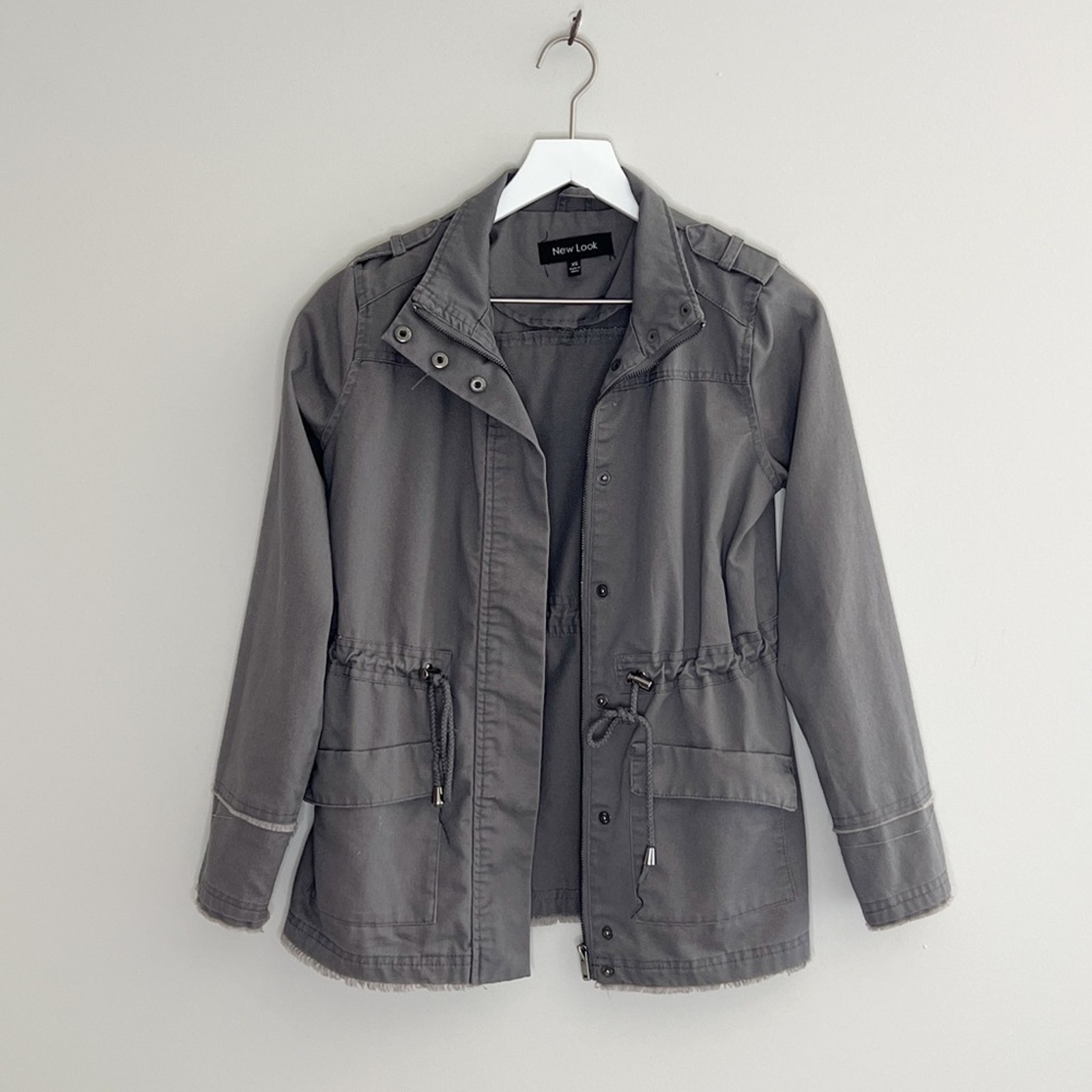 Neu Look Militärstil leicht notleidende Jacke (Größe XS) - Bild 1 von 7