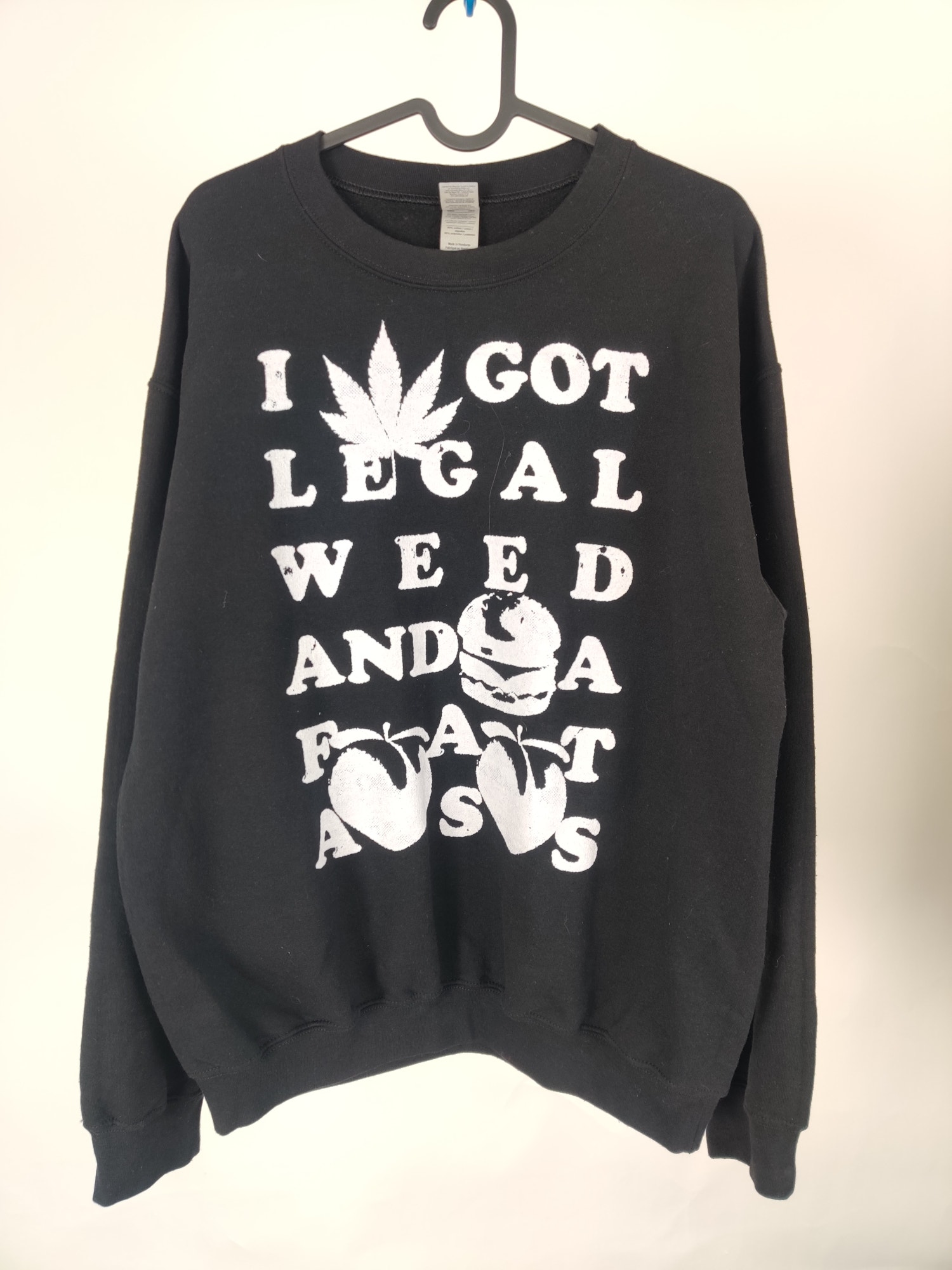 (V) VTG SUPER RARE I GOT LEGAL .. Gildan Men sweater black sz M  - Picture 3 of 8