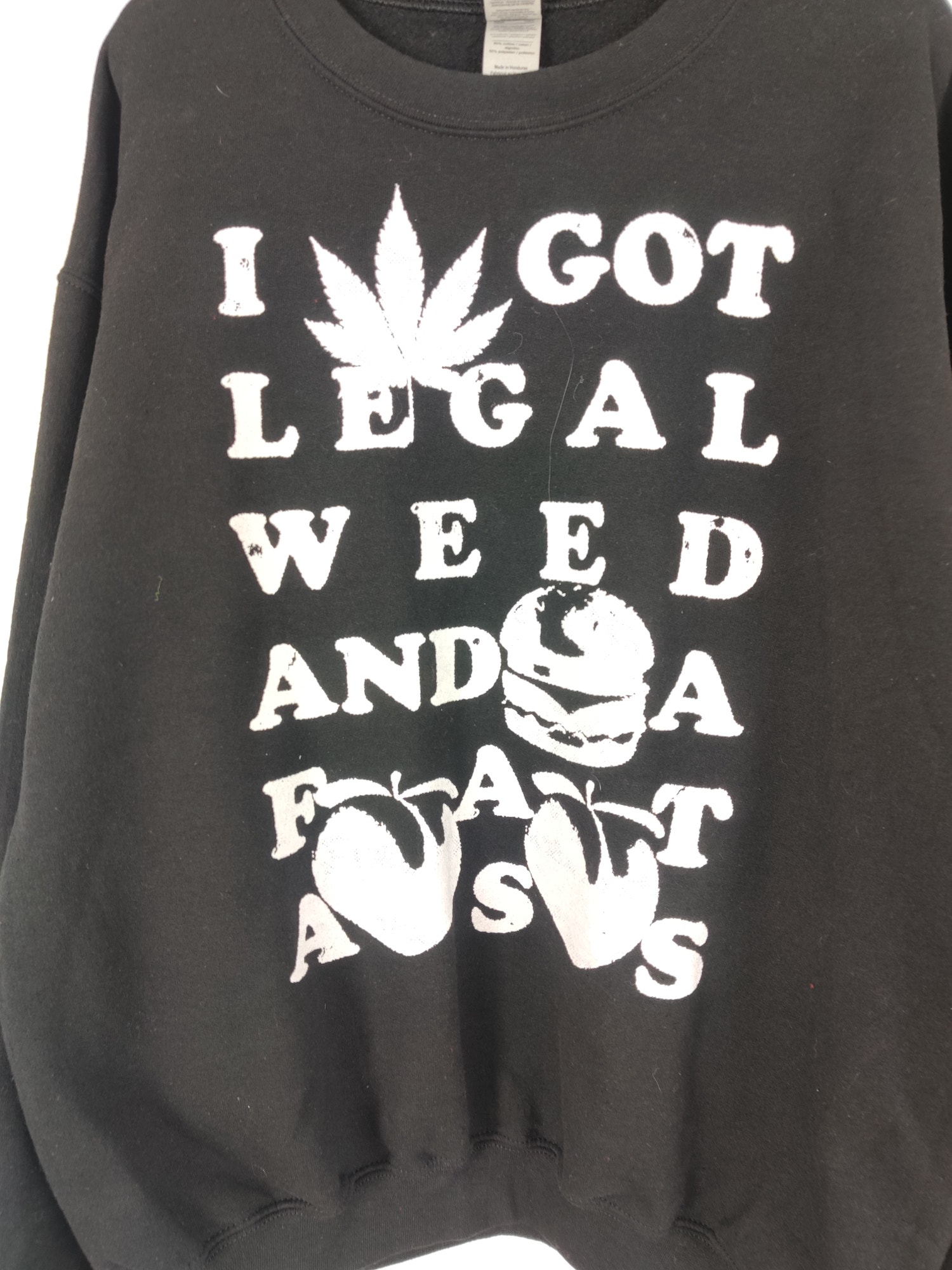 (V) VTG SUPER RARE I GOT LEGAL .. Gildan Men sweater black sz M  - Picture 4 of 8