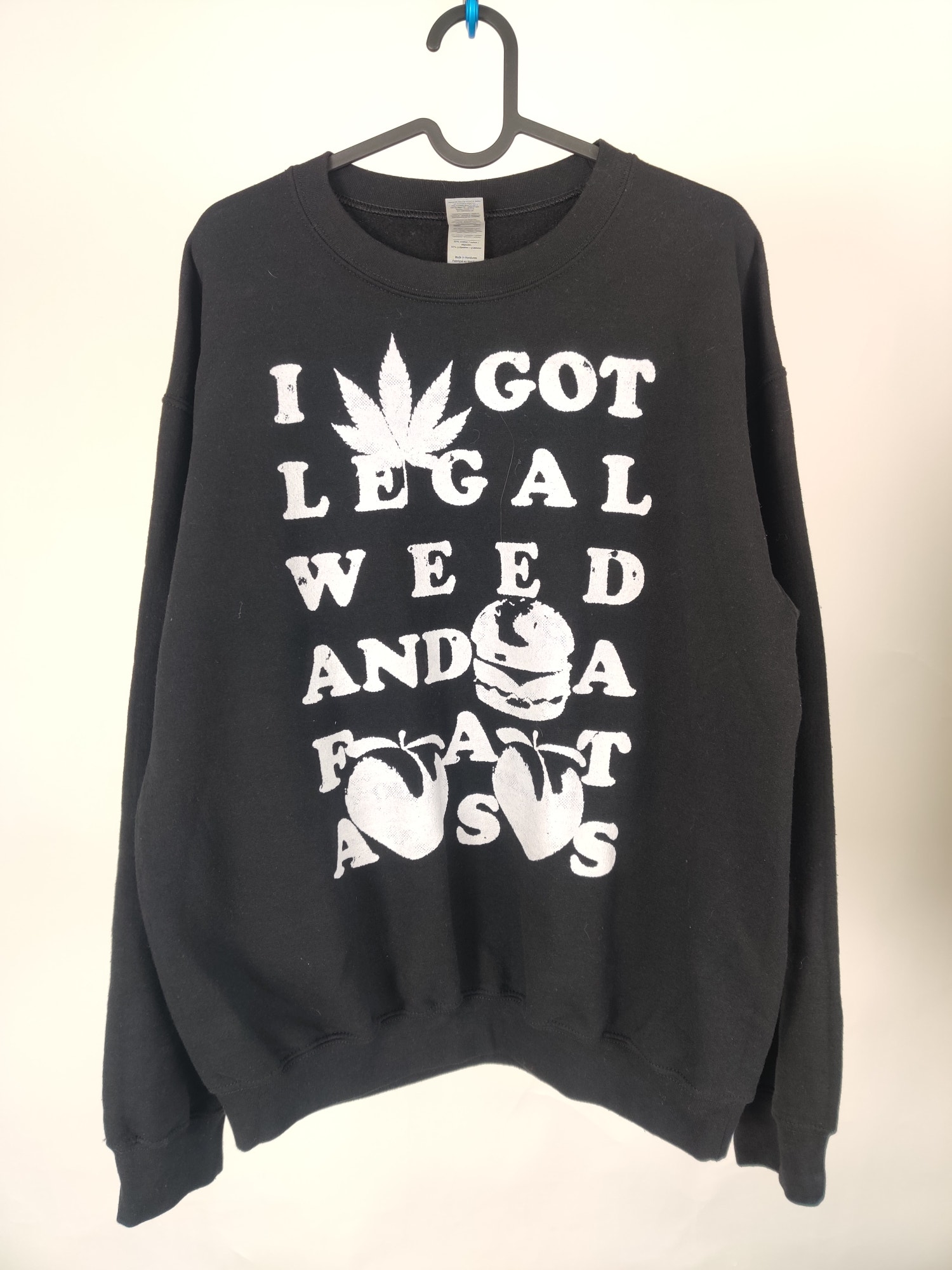 (V) VTG SUPER RARE I GOT LEGAL .. Gildan Men sweater black sz M  - Picture 1 of 8
