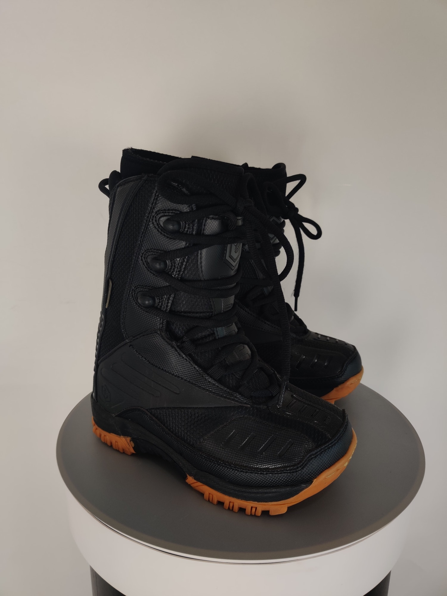 (V)  LTD FREEDOM LINERED JR SNOWBOARD BOOTS US 3 EUR 34 BLACK - Picture 1 of 10