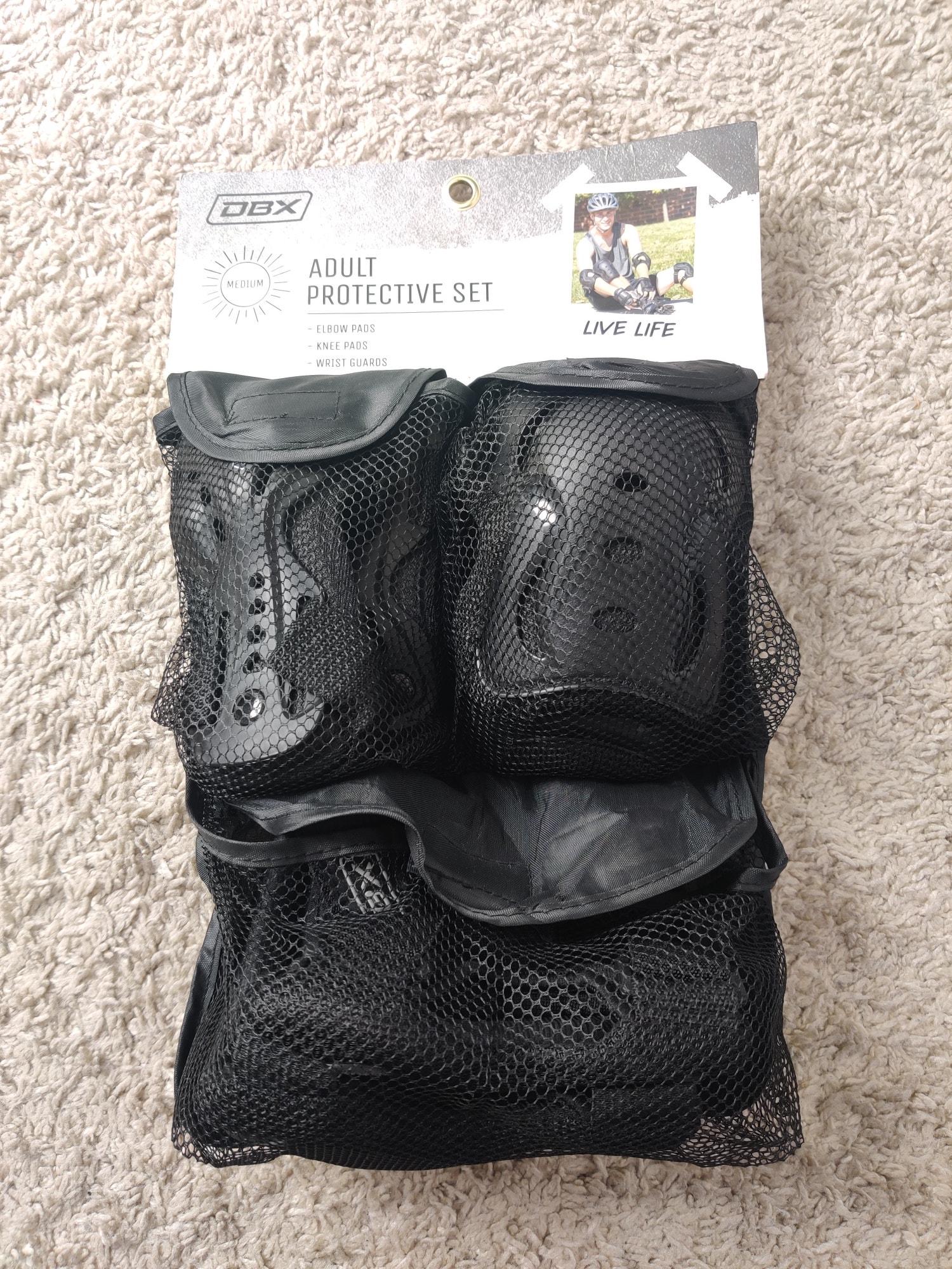 (V) New DBX adult protective set bike 🚲 sporting goods black sz M  - Picture 1 of 8