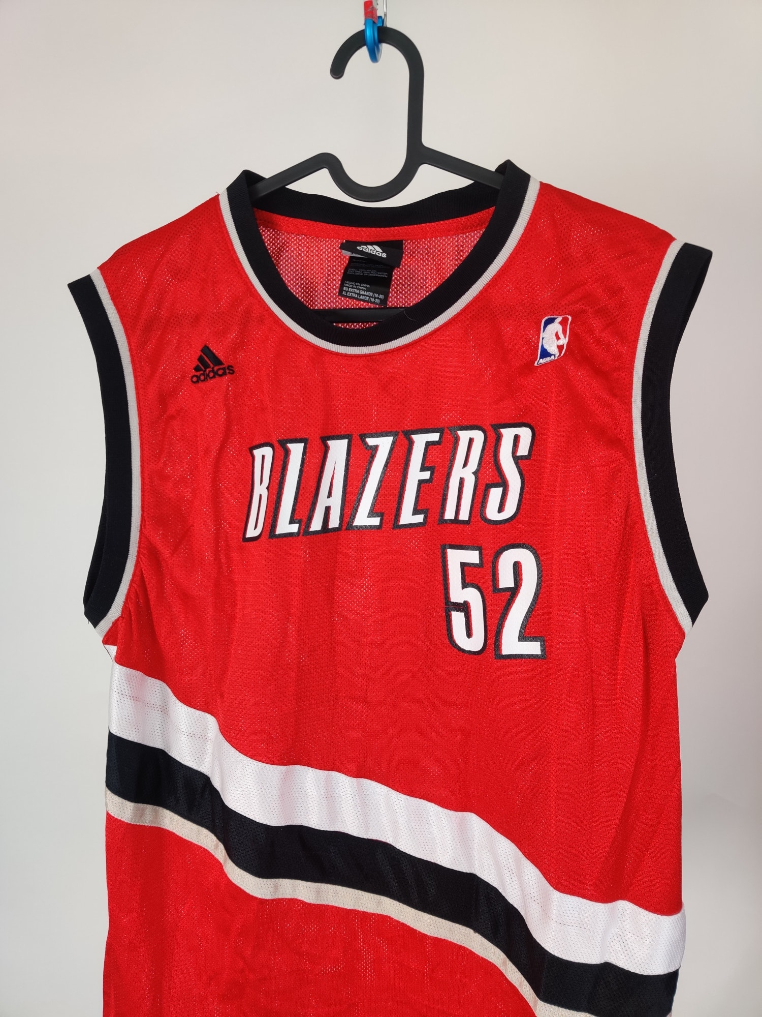 (V) Adidas NBA Portland Trail Blazers Youth jersey players Oden #52 sz XL  - Picture 2 of 11
