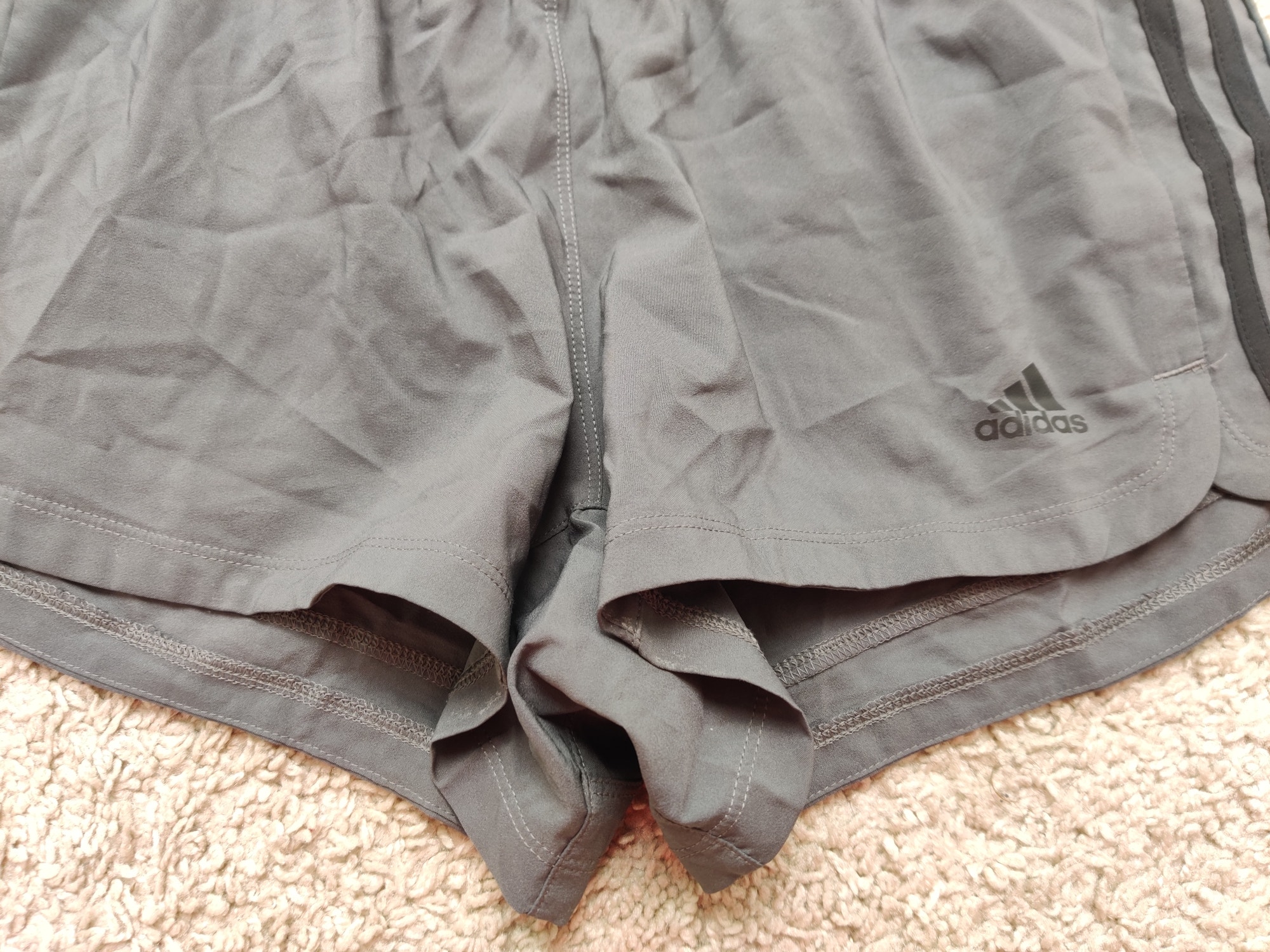(V) Adidas Climalite Women short sport running hiking gym gray sz S  - Picture 6 of 7