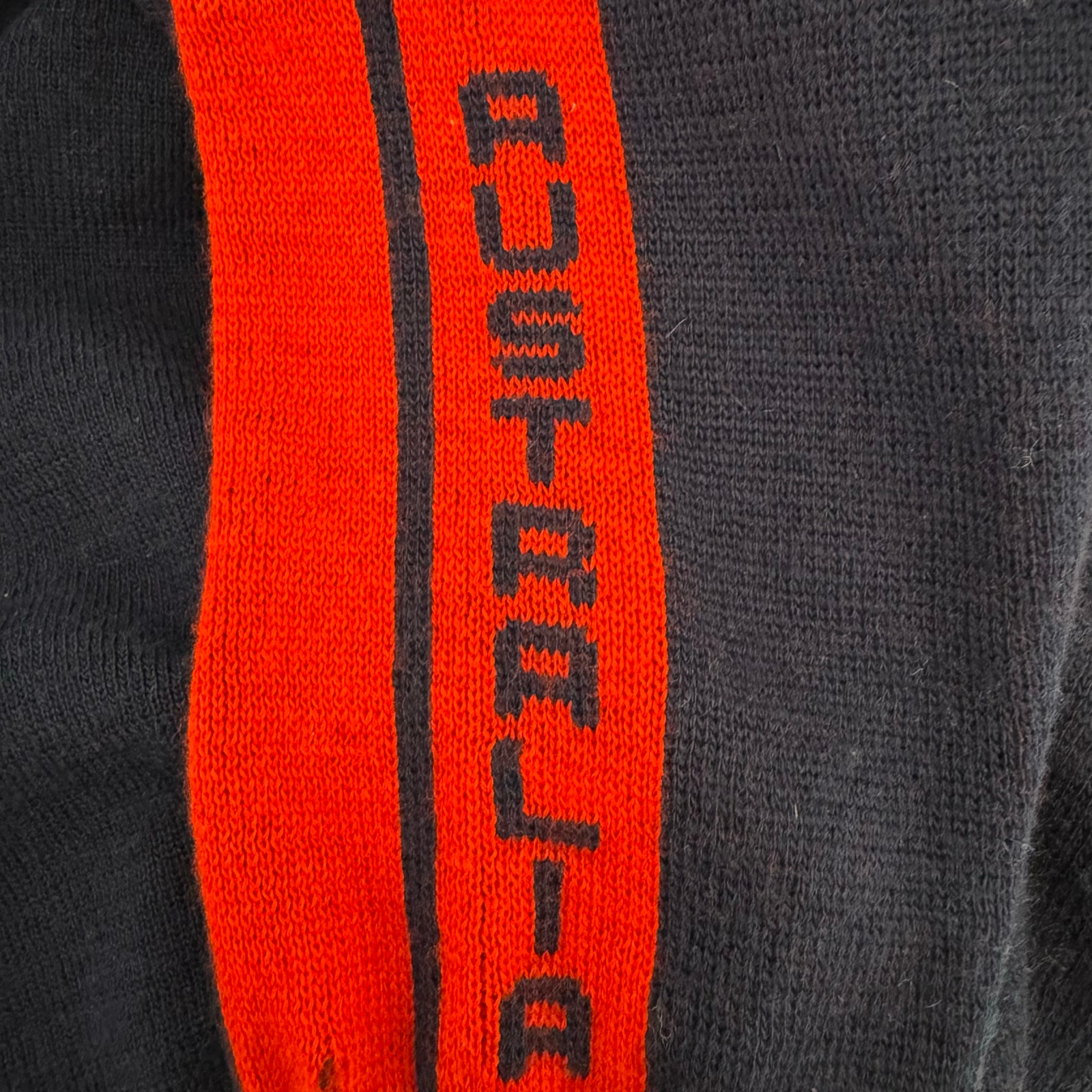 Vintage 1980s Pure Wool Sweater Kangaroo Skiing Knit Fits Men S-M or Women M-L - Picture 9 of 9
