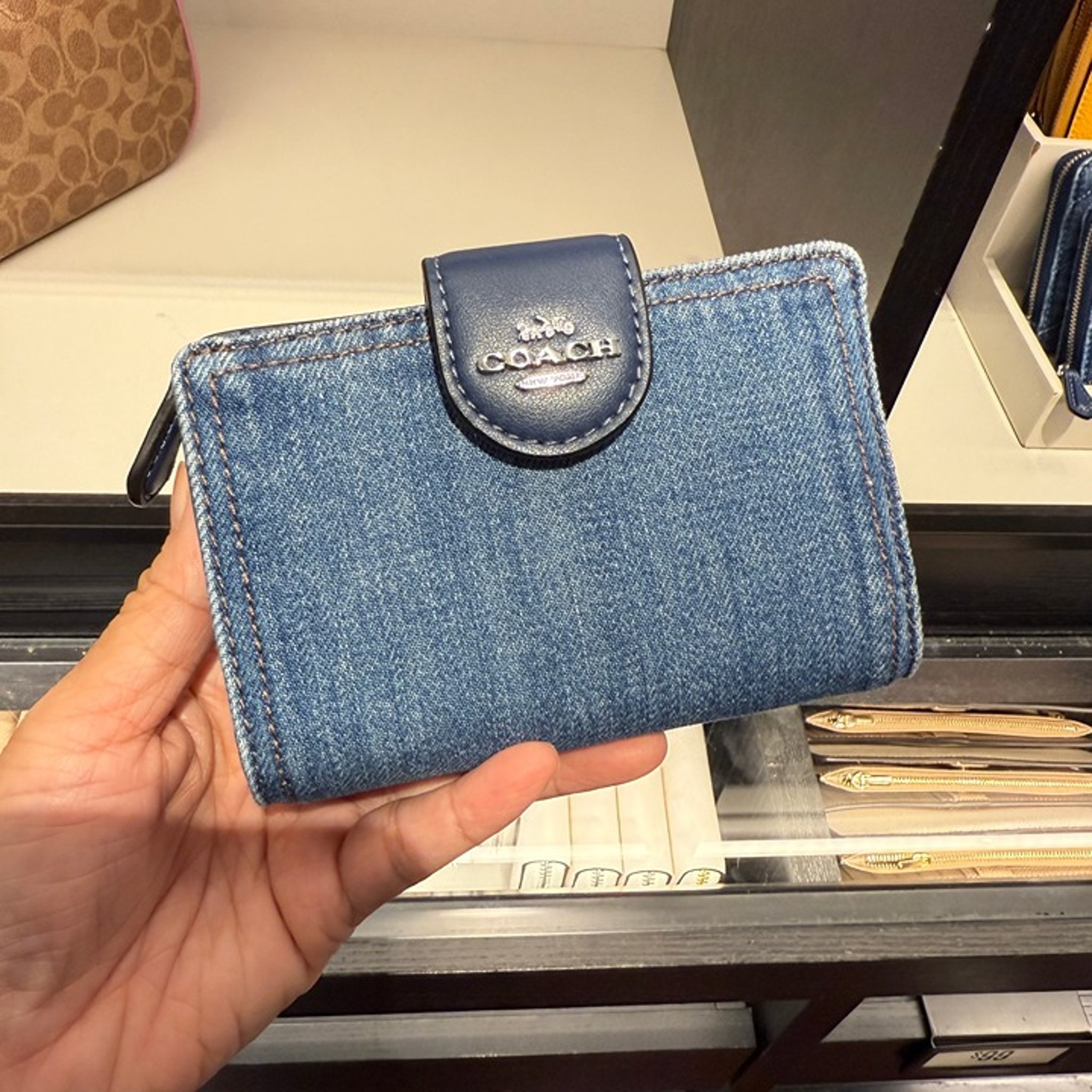 折りたたみ財布 COACH Pouch Wristlet  CAP97 Coach CAP97 Pouch Wristlet IN denim/Silver/Indigo | eBay