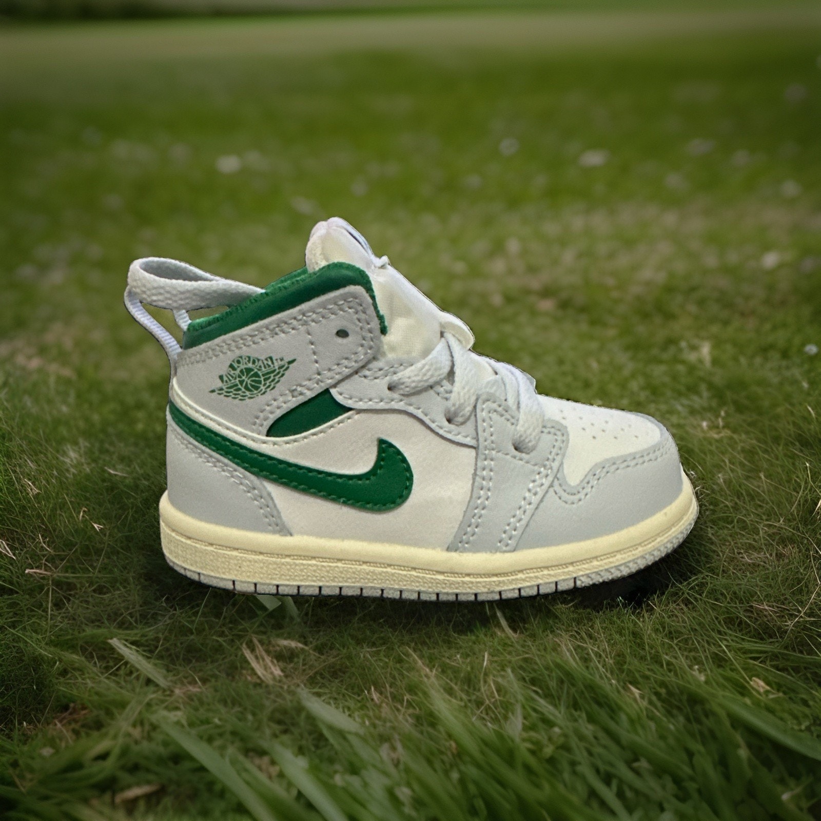 New Kids Size 6c Jordan 1 Retro Mid Pine Green DQ8425-142 Infant Baby Shoes