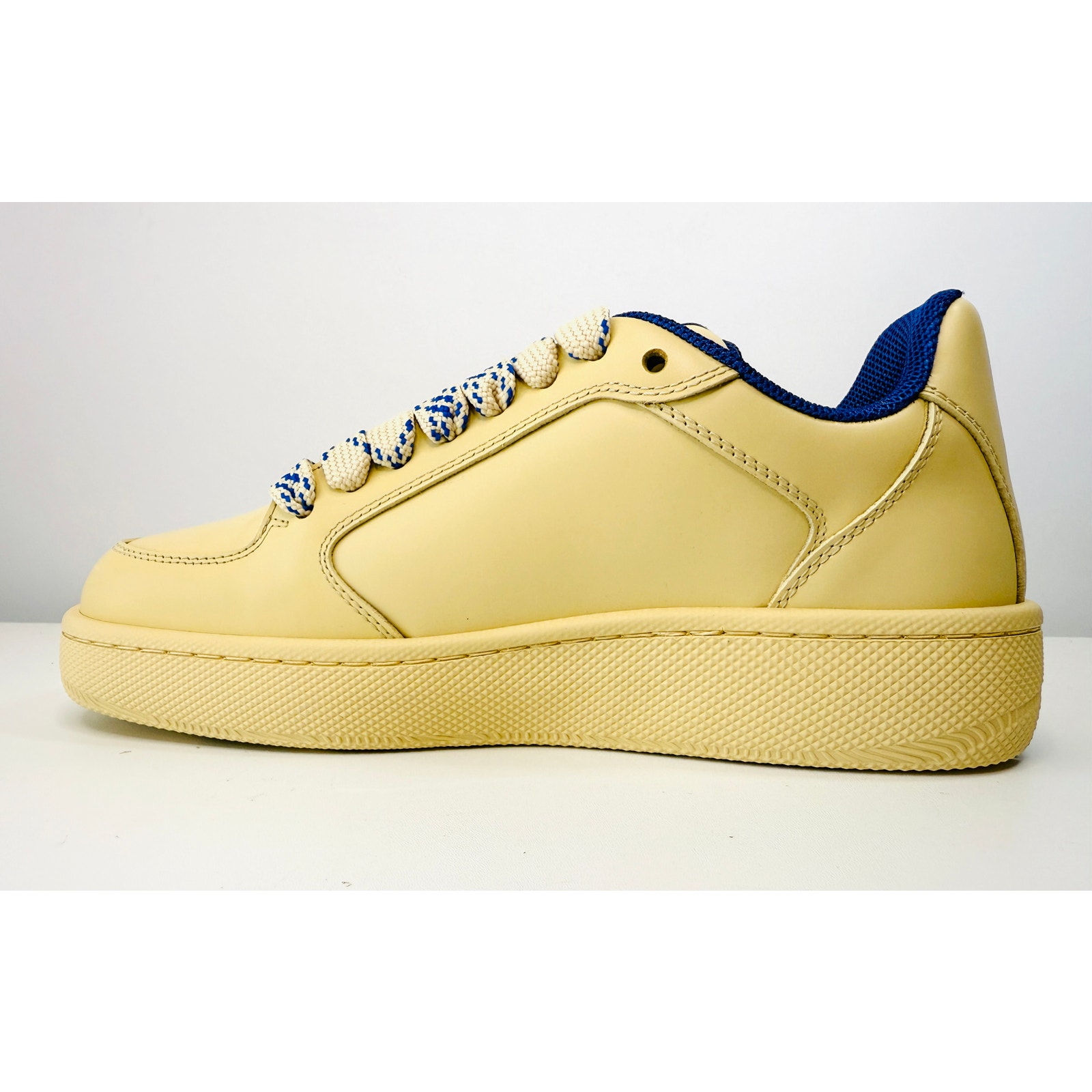 Burberry Arthur Low Sneakers Cream Blue Chunky Sole Women Size 6 NEW Box Auth - Afbeelding 8 van 10