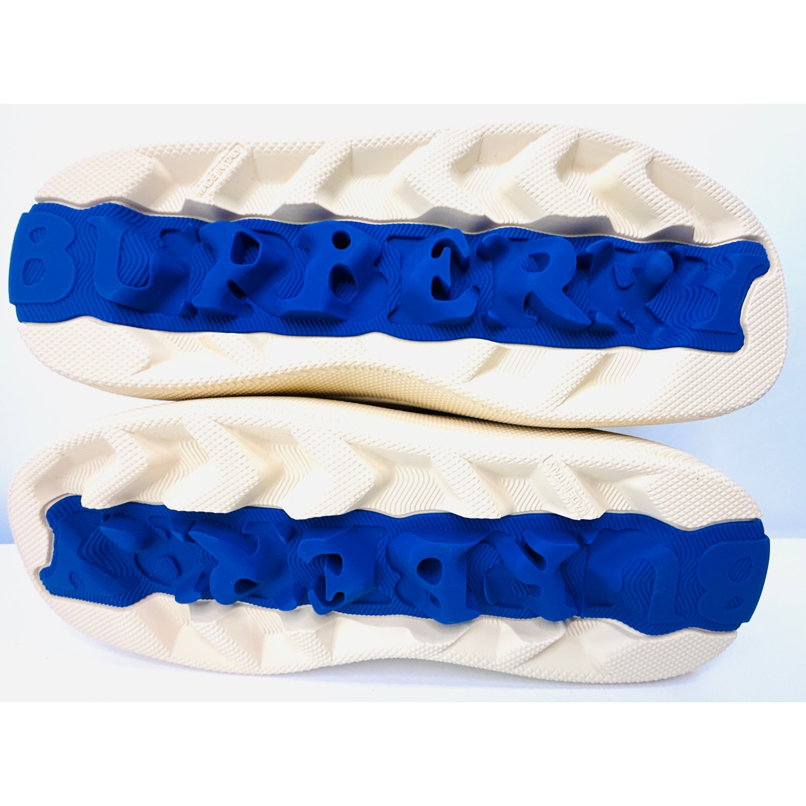 Burberry Arthur Low Sneakers Cream Blue Chunky Sole Women Size 6 NEW Box Auth - Afbeelding 3 van 10