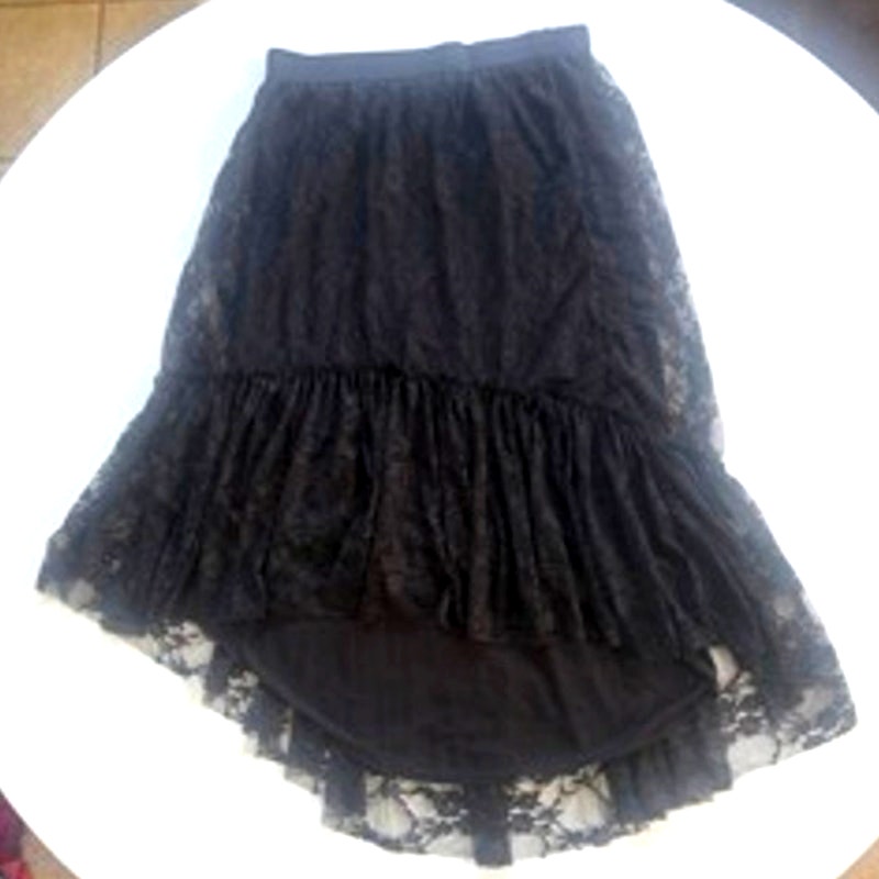 Falda asimétrica Chelsea y violeta de encaje negra nueva con etiquetas mediana - Imagen 1 de 5
