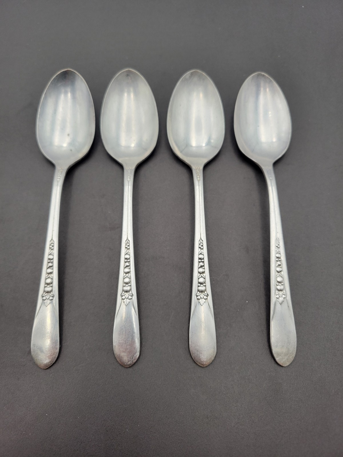 WM Rogers Mfg Set 4 Teaspoons PRISCILLA LADY ANN Silverplate Flatware Vtg Discon