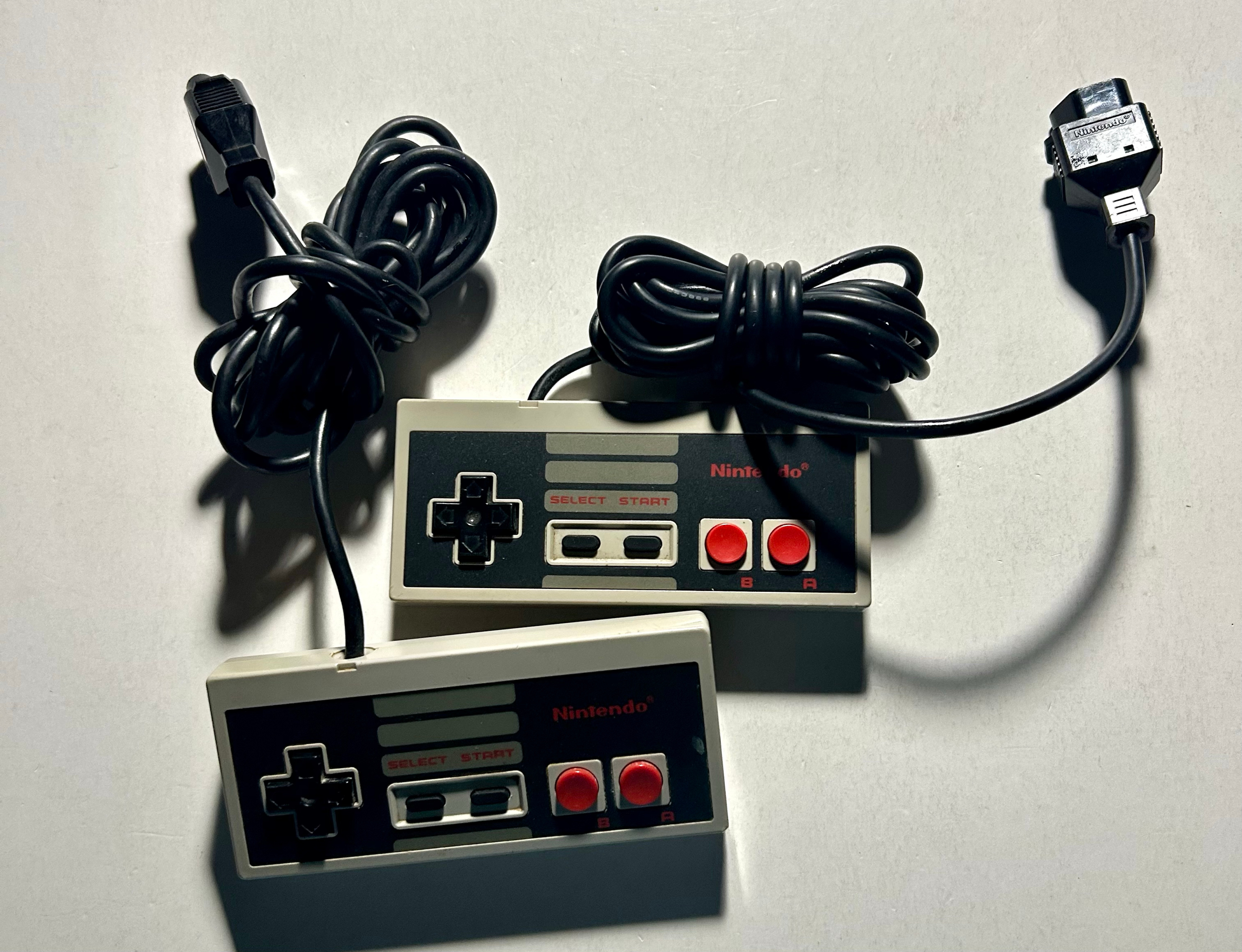 Nintendo NES 2 Controllers OEM Very Good Condition🔥Works Great! Nice Shape!