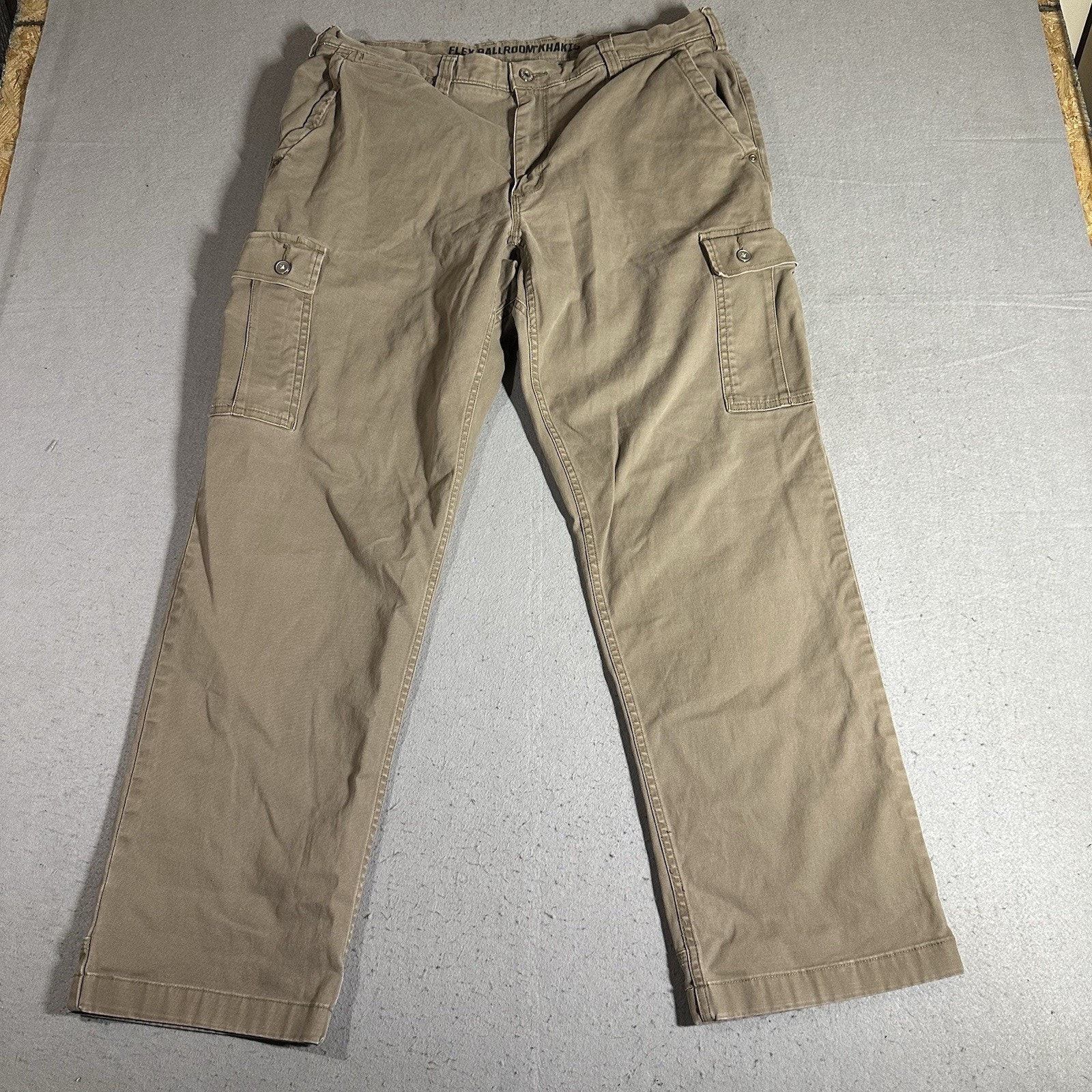 Duluth Trading Co. Flex Ballroom Khakis Men's 36x32 Beige Cargo Pockets Straight - Picture 1 of 14