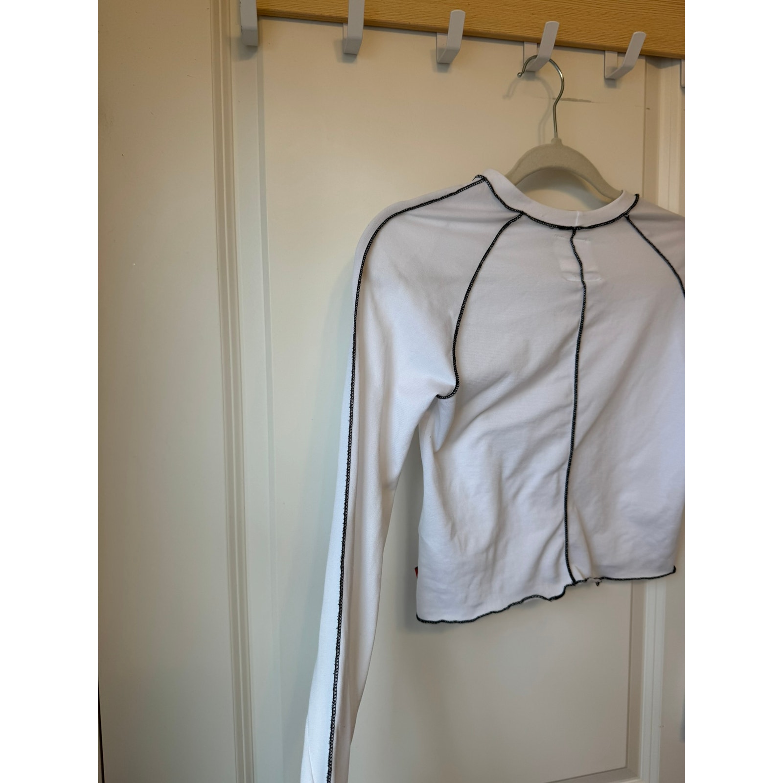 UNIF Women's White with Black Trim Longsleeve Mesh Crop Top Size S - Imagen 6 de 8