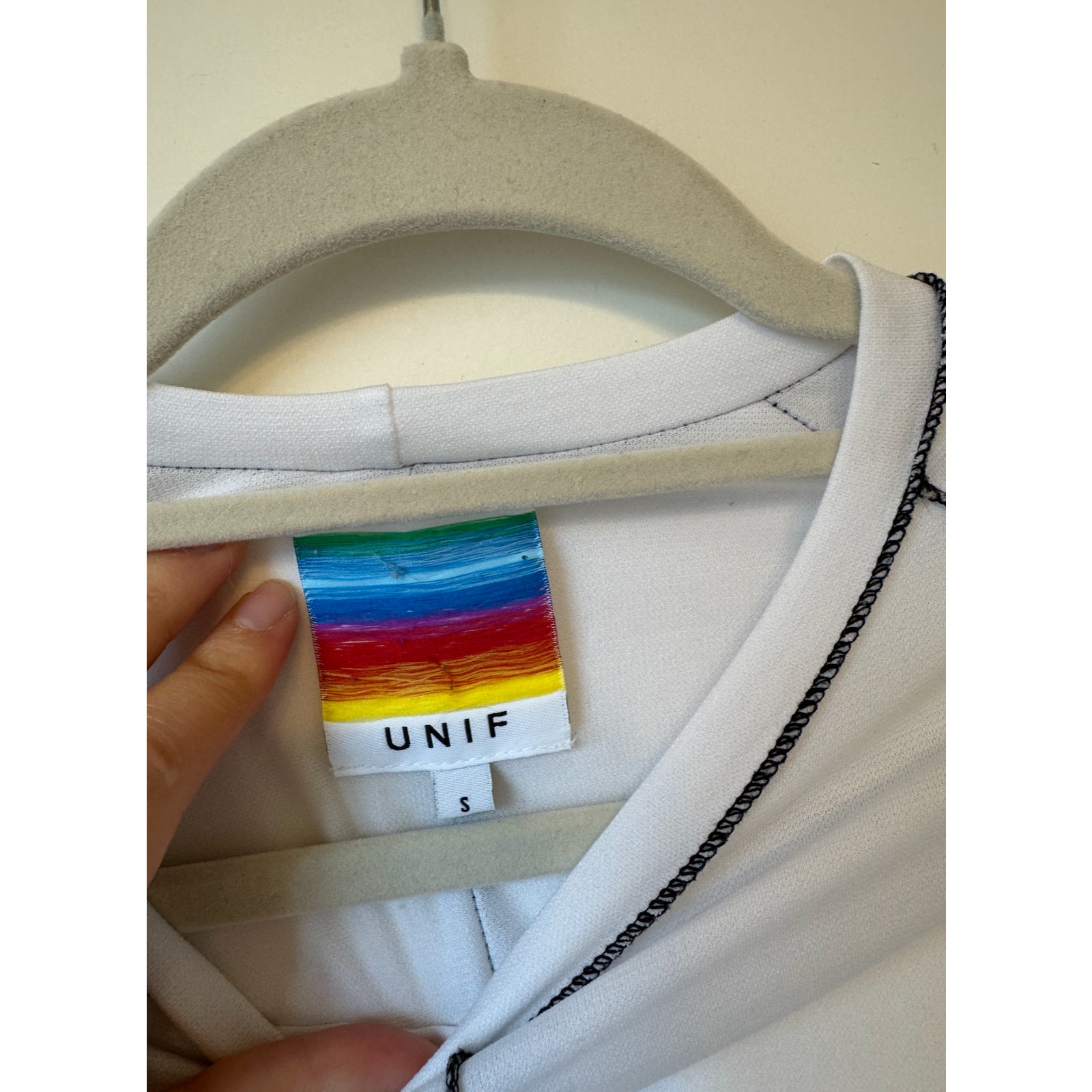 UNIF Women's White with Black Trim Longsleeve Mesh Crop Top Size S - Imagen 2 de 8